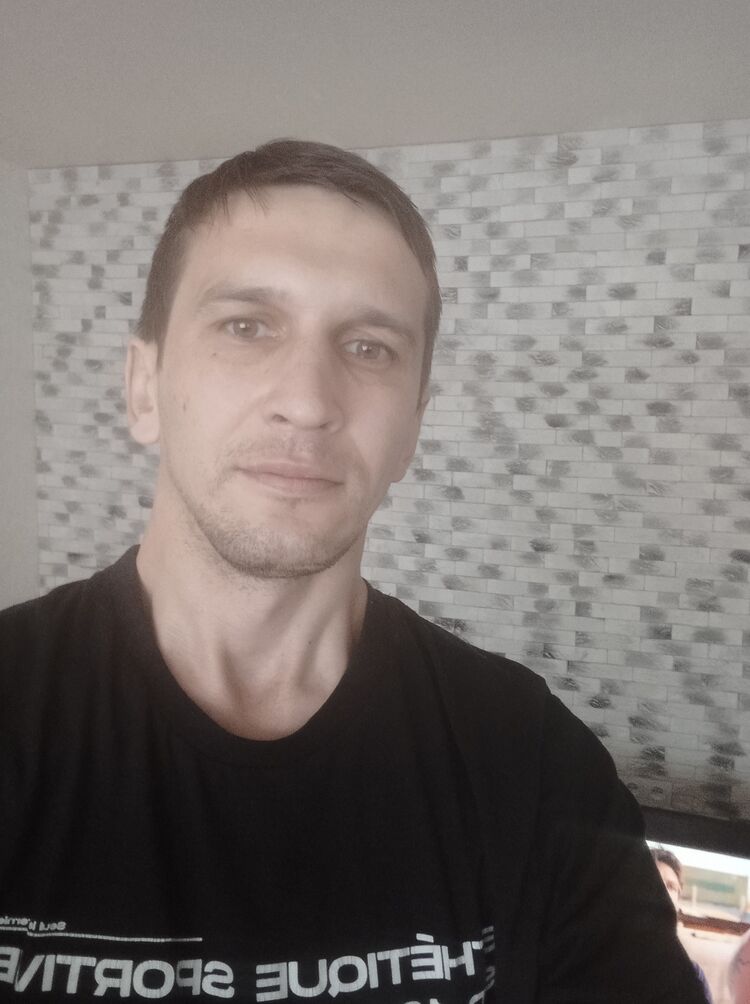  ,   Anton, 39 ,   ,   , c 
