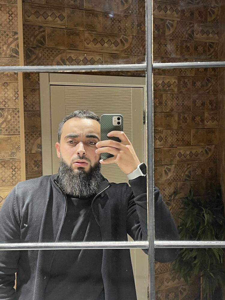  39624744  Halid, 30 ,    