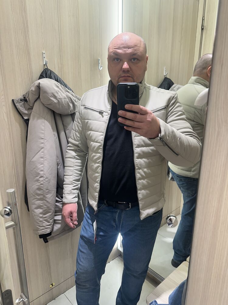  48467204  Leonid, 36 ,    