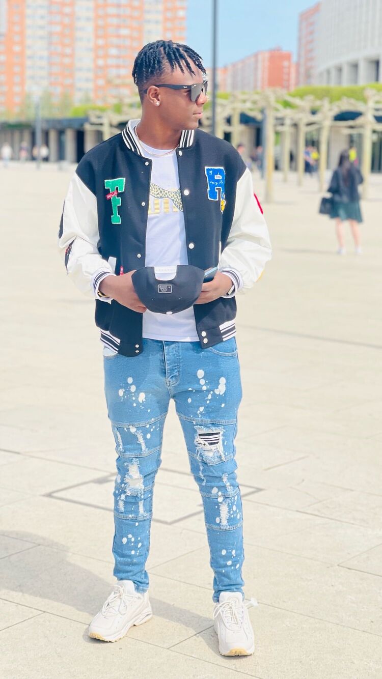 ,   Mamadou, 27 ,   ,   , c , 
