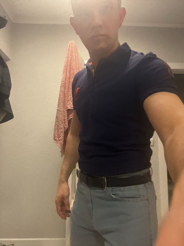  ,   Maxim, 32 ,   ,   , c 