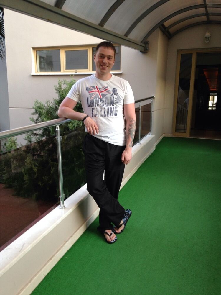  11522984  Vitaly, 42 ,    