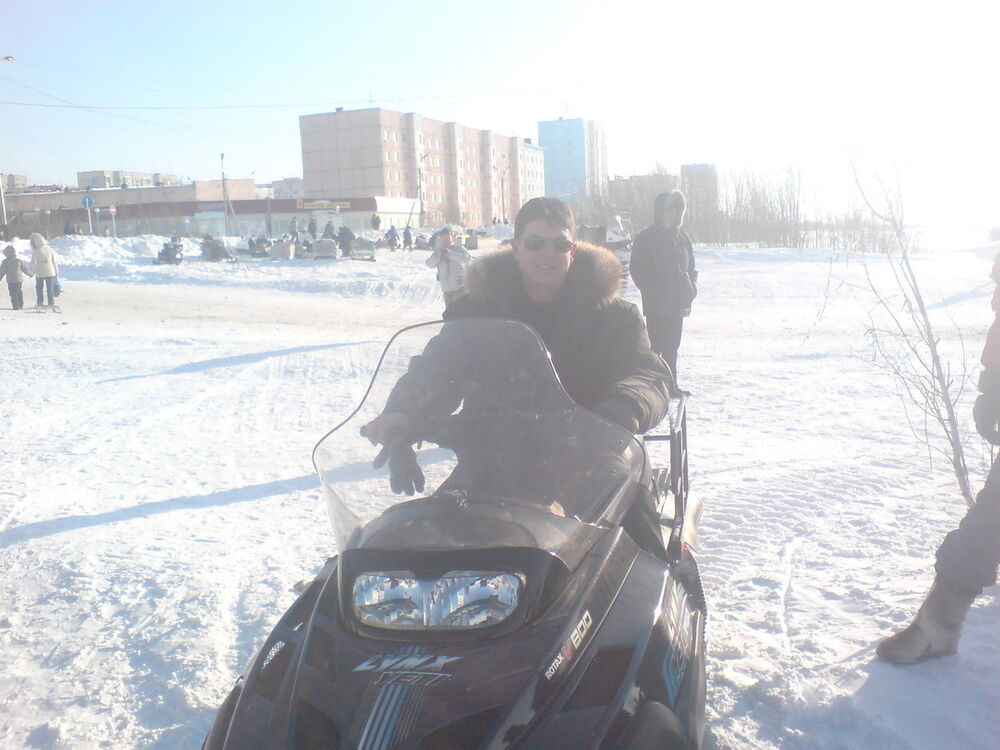  4533554  Ravil, 48 ,    