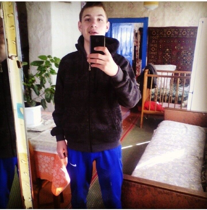  19826784  Alex, 31 ,    
