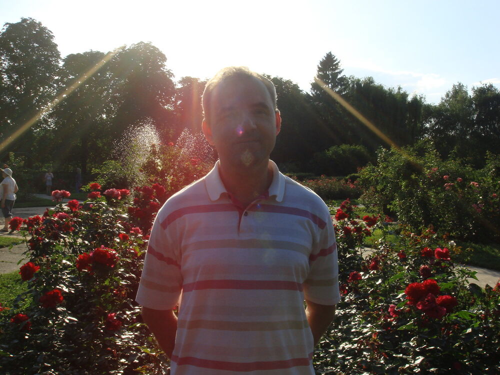  4067744  Leonid, 56 ,    