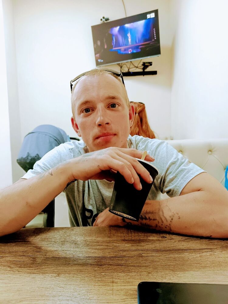  36363624  Alexander, 28 ,    