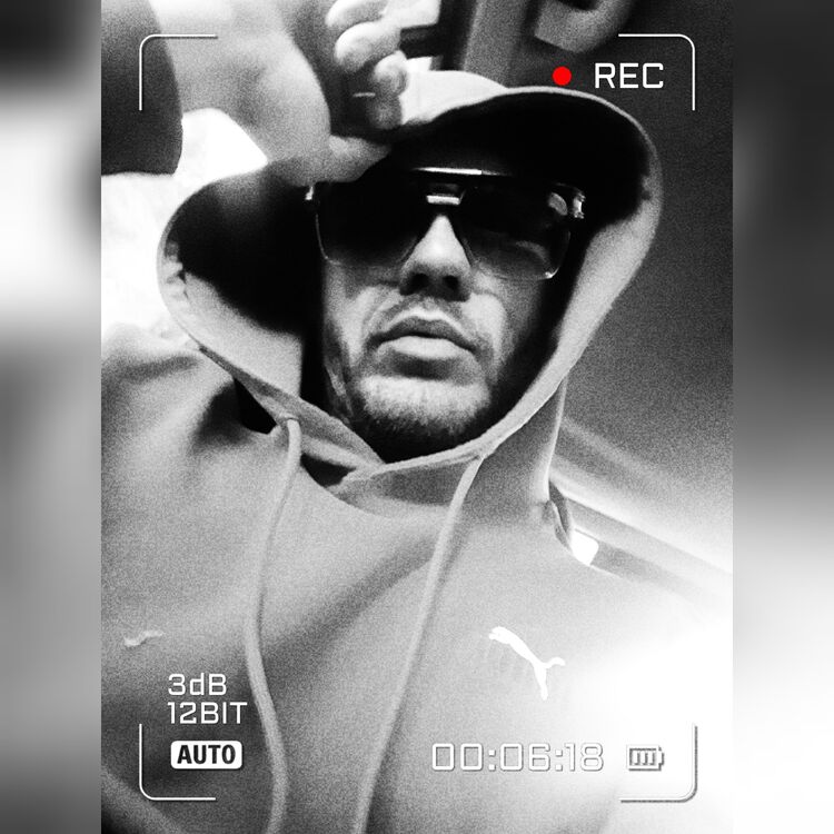  ,   Likeon, 34 ,  