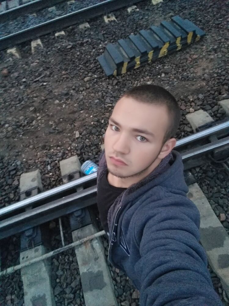  ,   Maksim, 25 ,   ,   , c 
