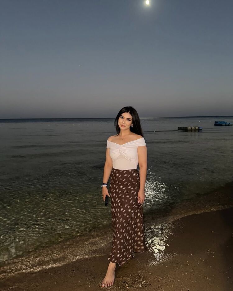  ,   Dilnoza, 22 ,   c 