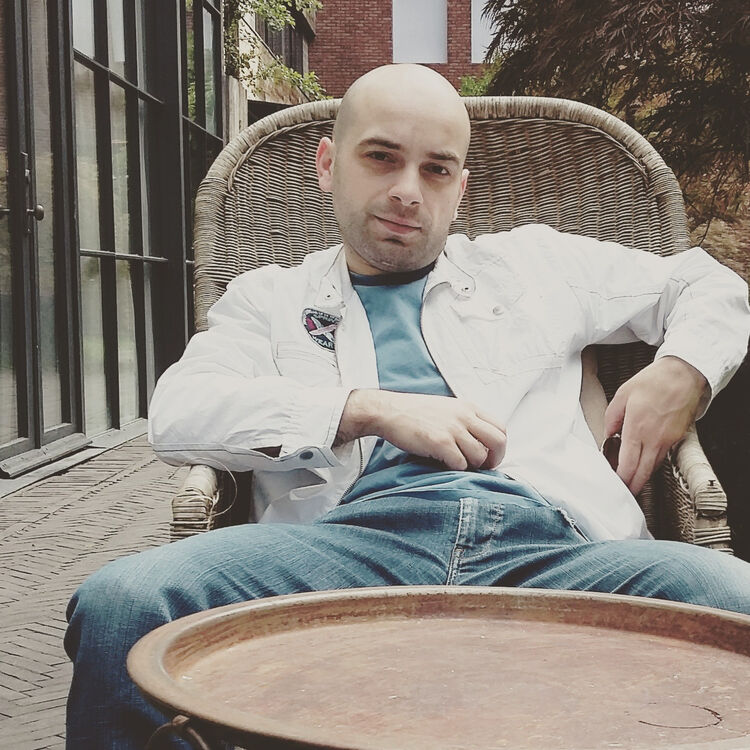 ���� 40302334 ������� Gio, 39 ���, ���� ���������� � �������