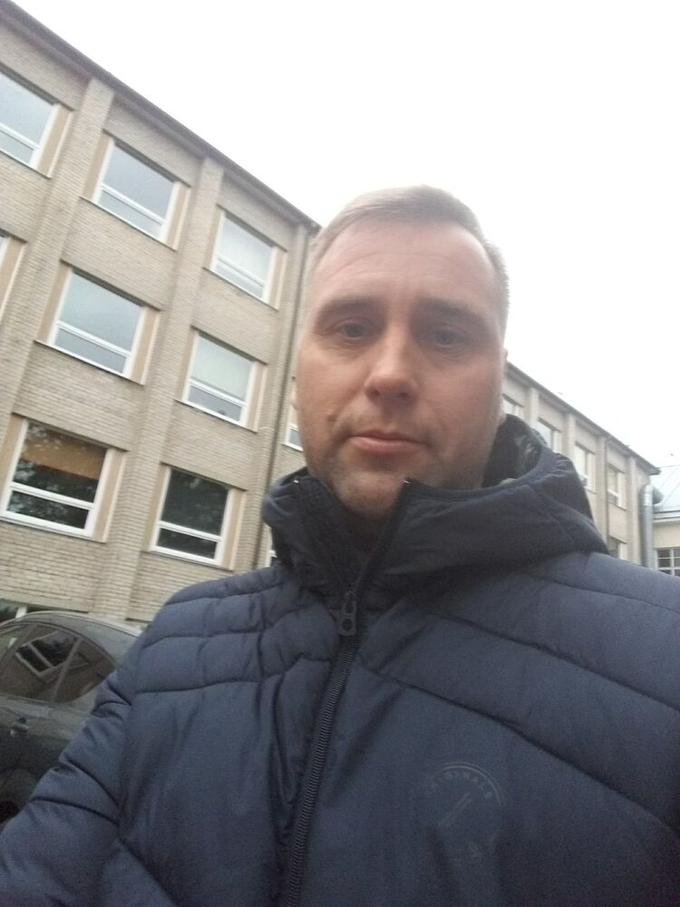  ,   Ruslan, 49 ,   ,   , c 