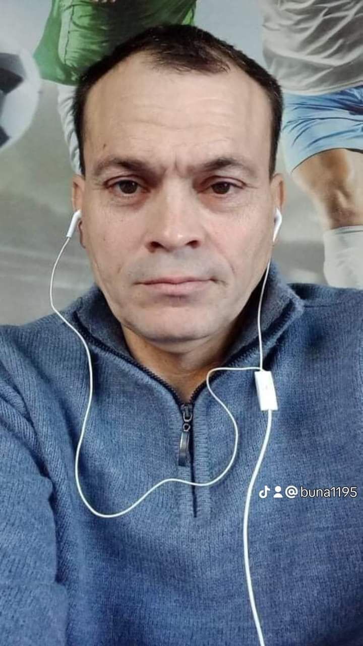  42810054  Nicolai, 54 ,    