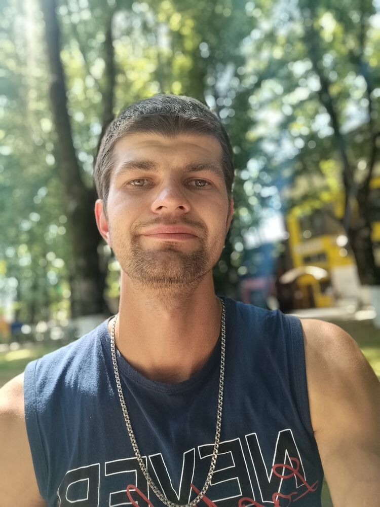  52813864  Lev, 29 ,    