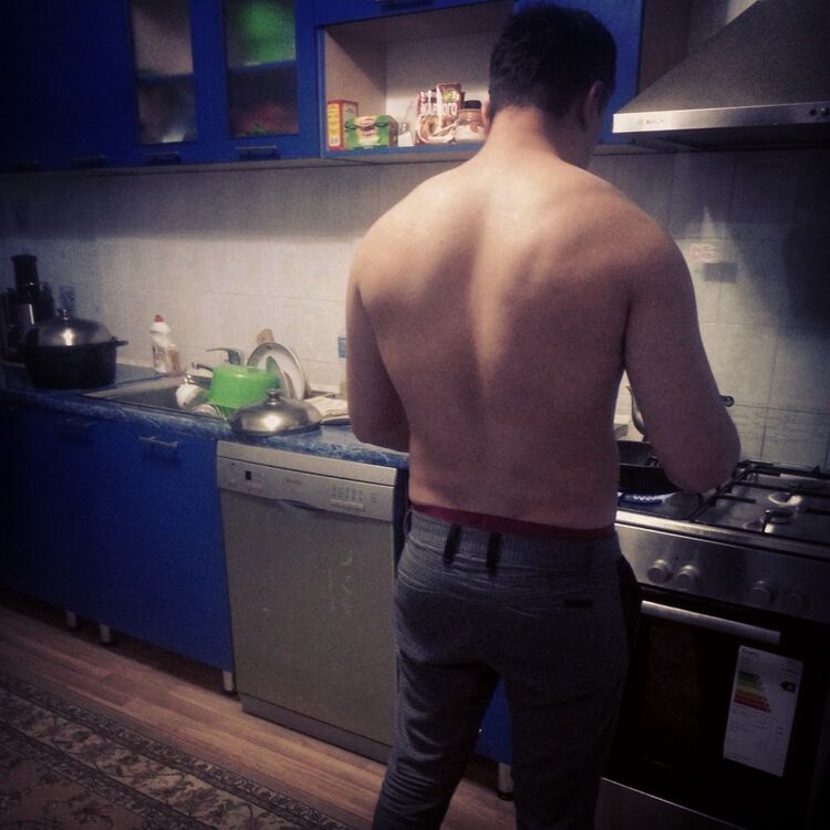  5421244  Timur, 34 ,    