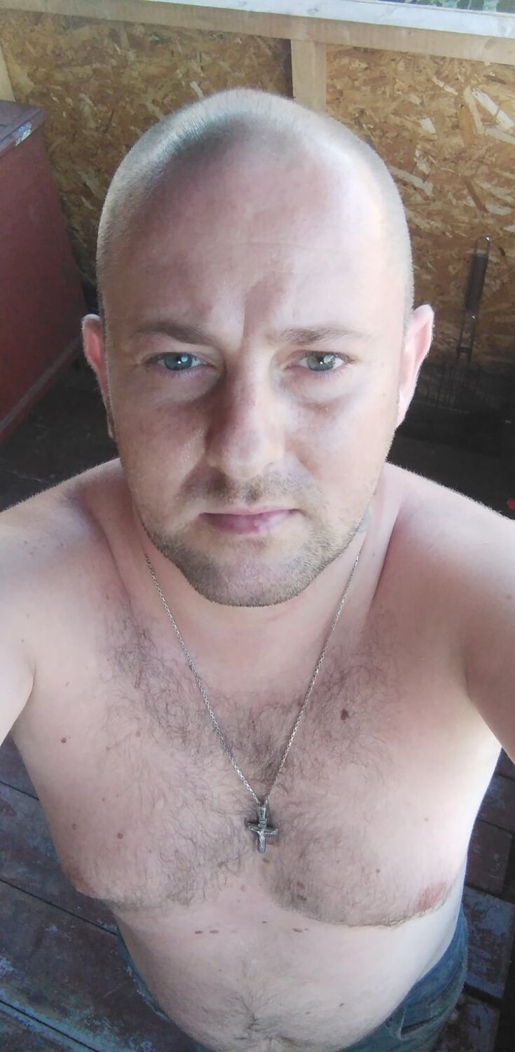  44639224  Denis, 34 ,    
