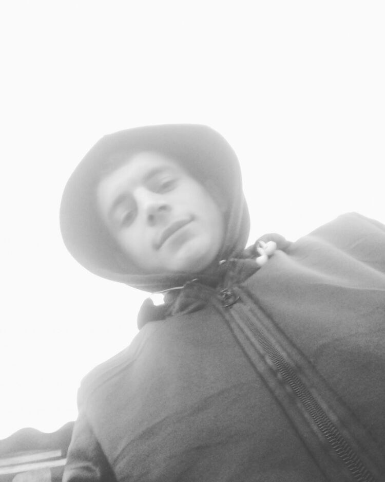  39587884  Misha, 24 ,    