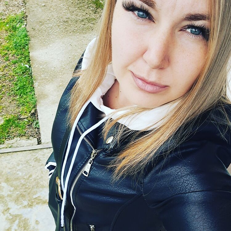  --,   Miss Kriss, 29 ,   c 