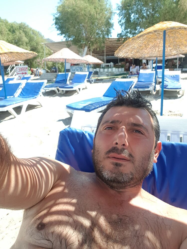  51347974  Oktay, 44 ,    