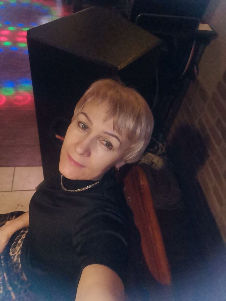  49036364  Elena, 56 ,    