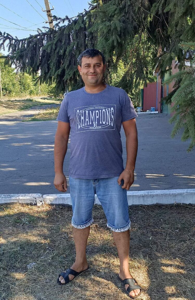  46884714  Alexander, 41 ,    