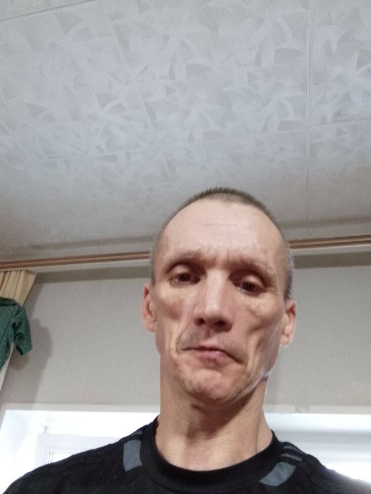  45124604  Aleksei, 47 ,    