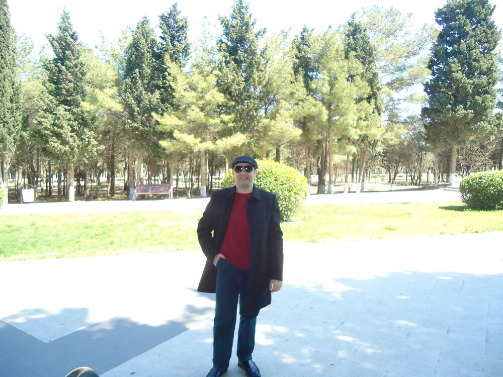 32833224  Farit, 53 ,    