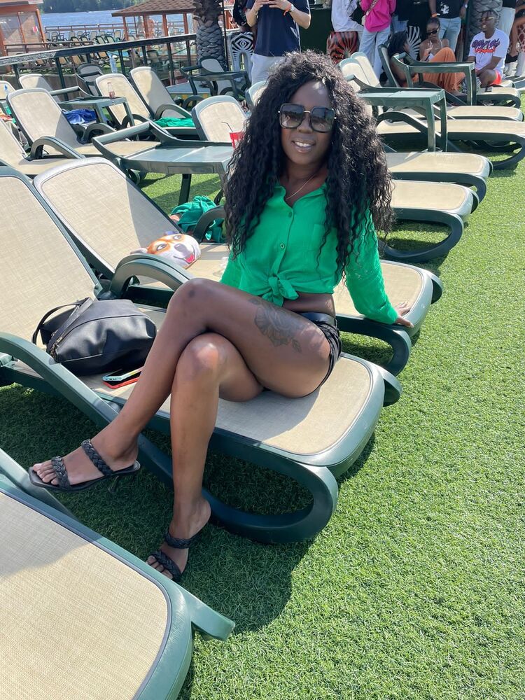  38420074  , 30 ,    Lome