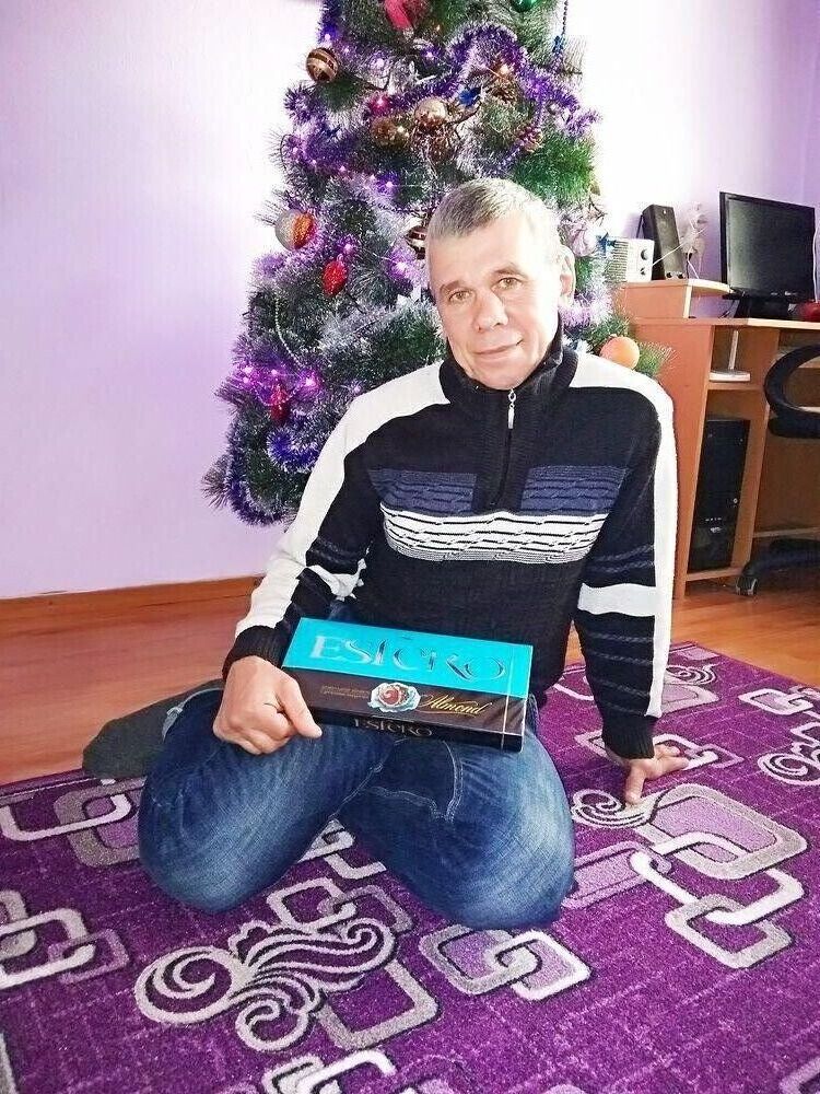  21958334  Oleg, 58 ,    