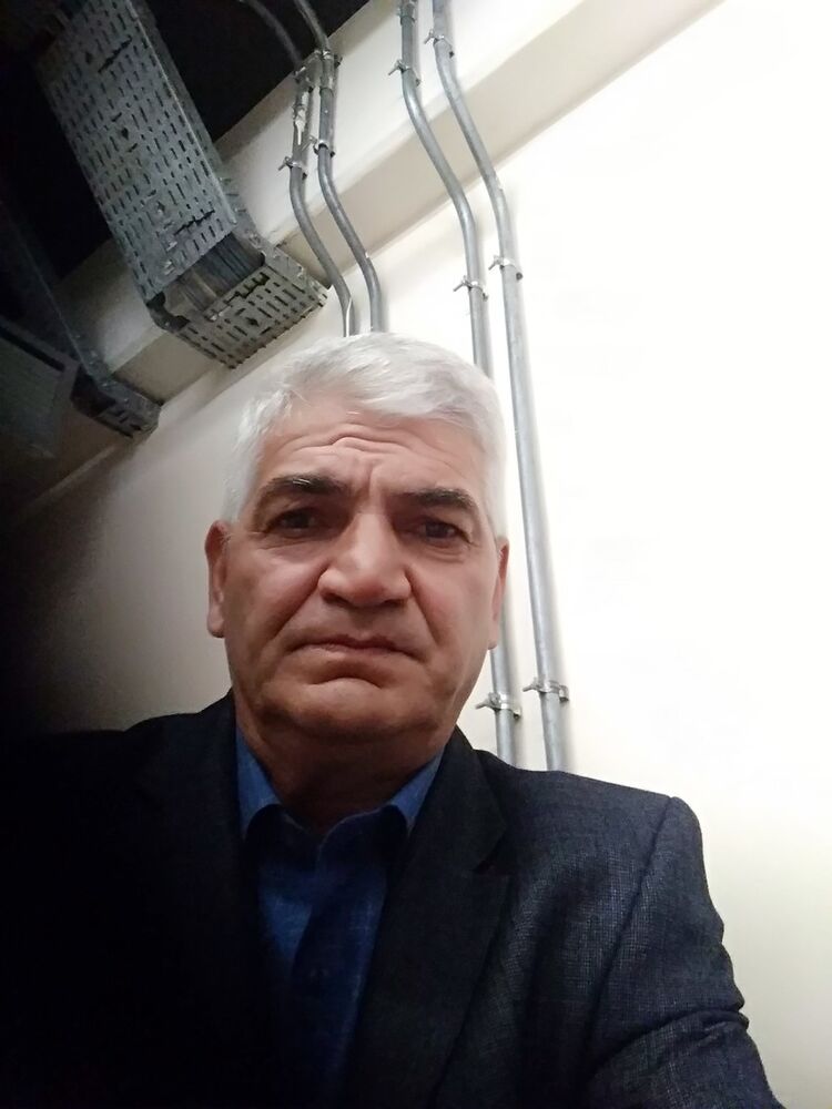  18823654  Mikayil, 62 ,    