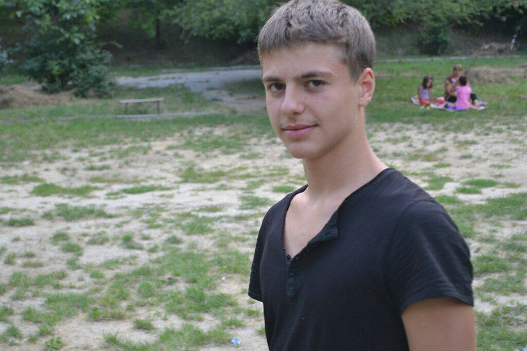  ,   Igor, 28 ,   