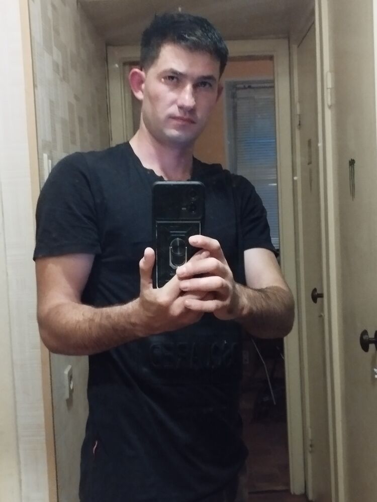  44458504  Ivan, 34 ,    