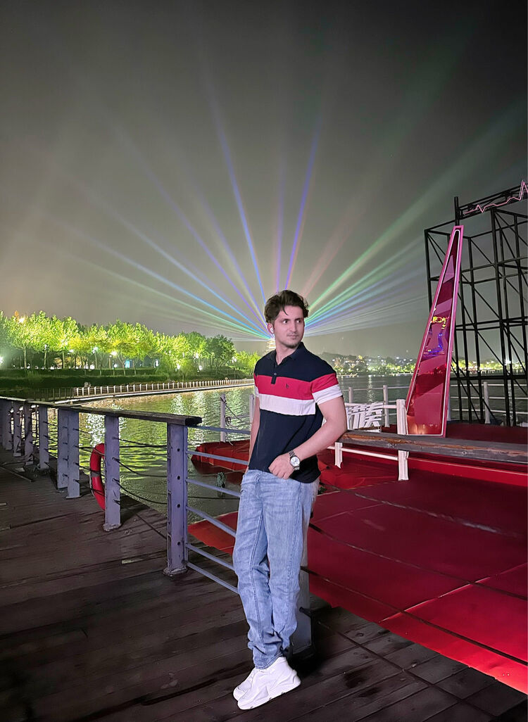  ?,   Alex, 32 ,   ,   