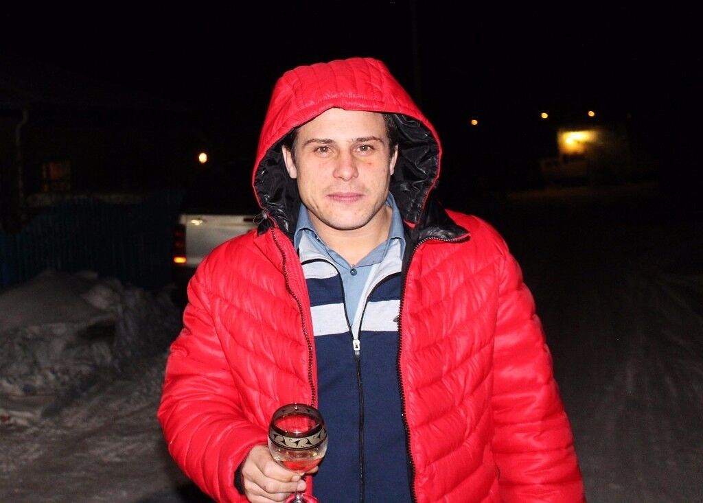  ,   Denis, 37 ,   
