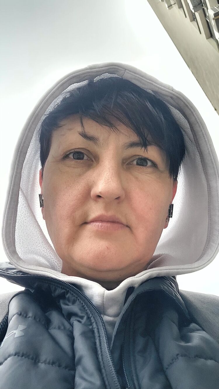  53242994  Taya, 41 ,    