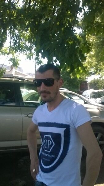  8693904  Anton, 38 ,    