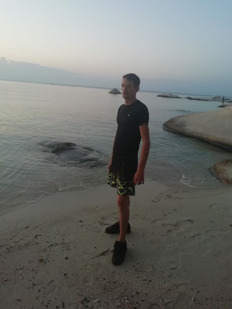  45056004  Artiom, 36 ,    Thessaloniki