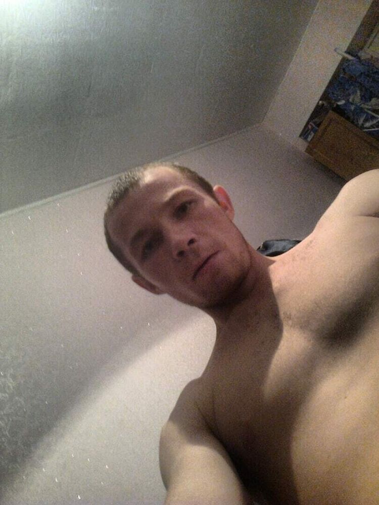  22497994  Aleksandr, 40 ,    