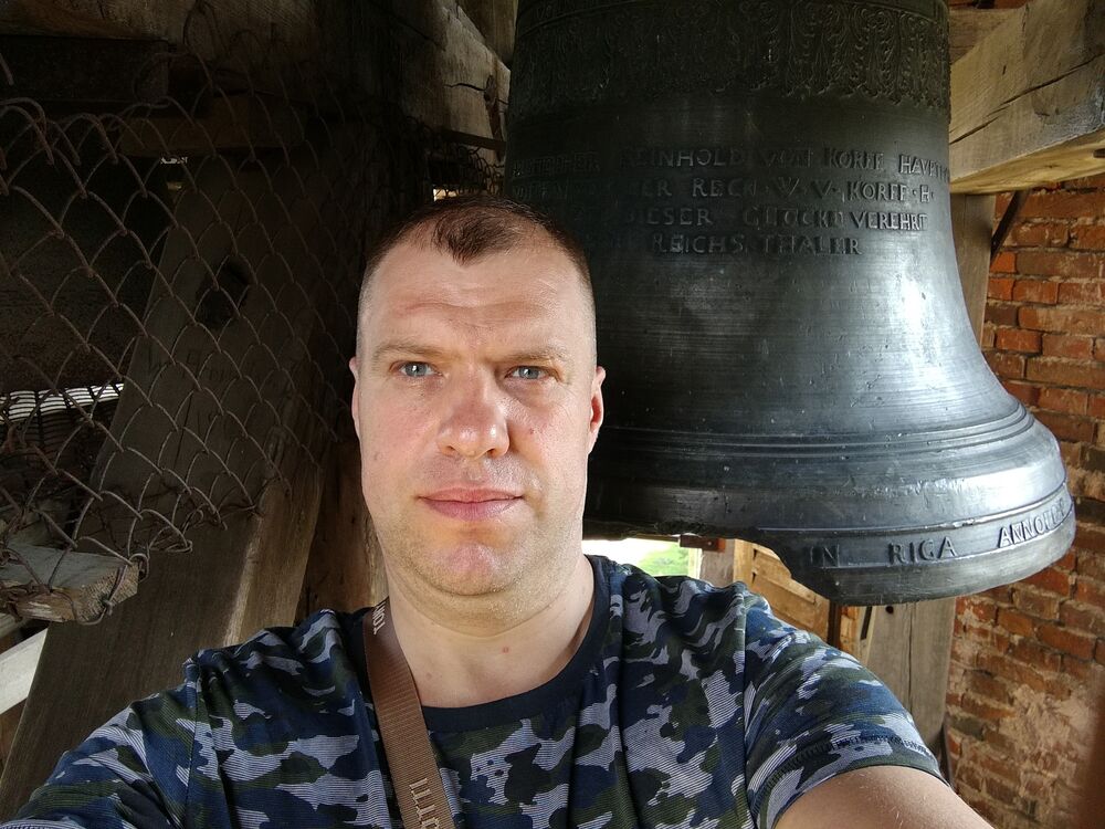  ,   Jonas, 52 ,   , 