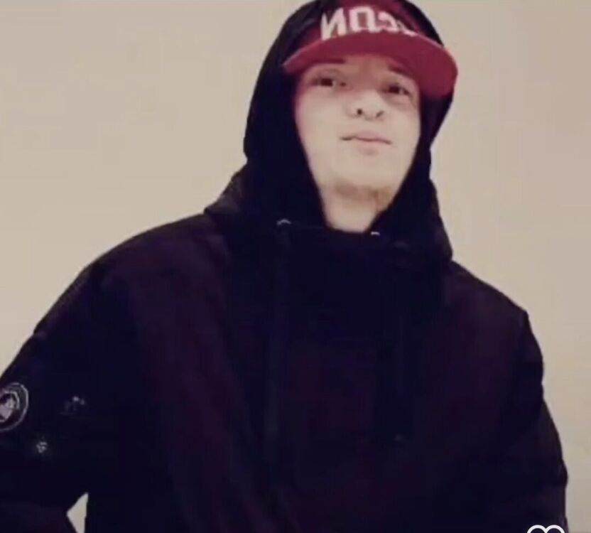  36866264  Daniar, 25 ,    