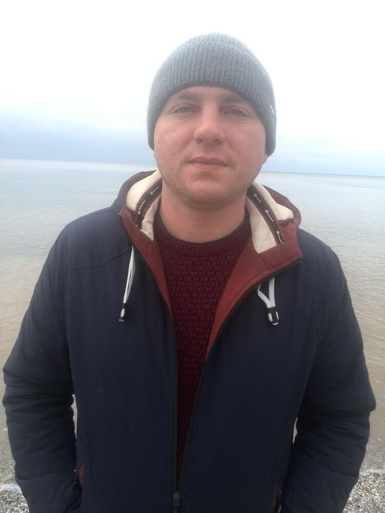  15701914  Sergey, 42 ,    
