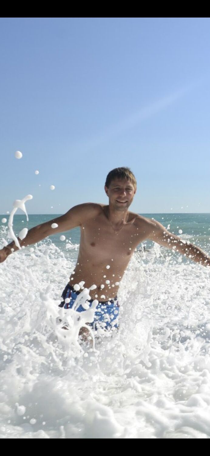  27064394  Ivan, 39 ,    