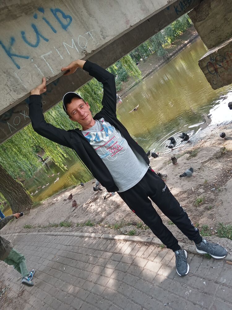  46832524  , 37 ,    