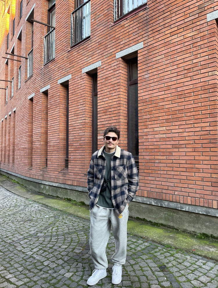  ,   Beka, 27 ,   ,   
