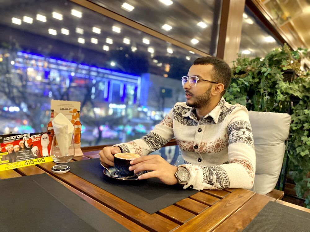  30657424  Hassan, 30 ,    