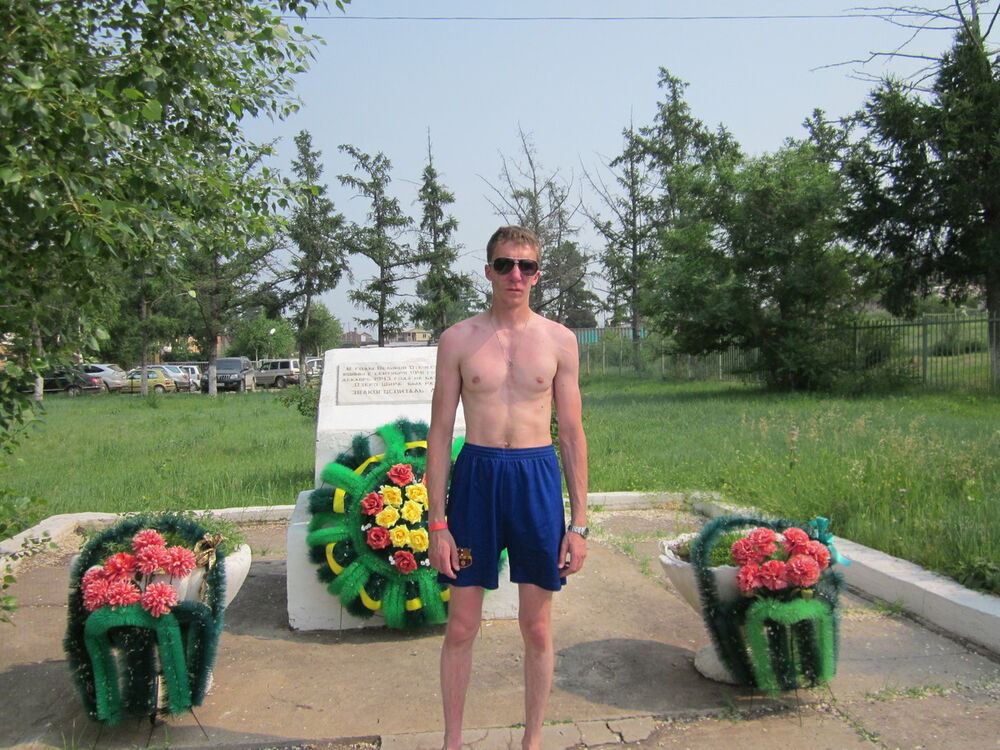 12021974  Sergei, 44 ,    