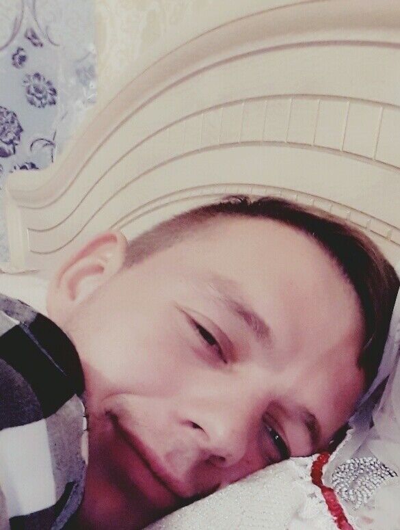  18963854  Salih, 32 ,    