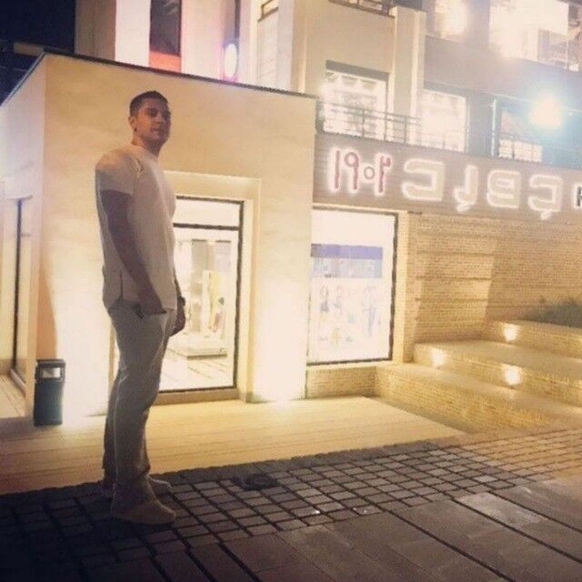  17453644  Sina, 37 ,    