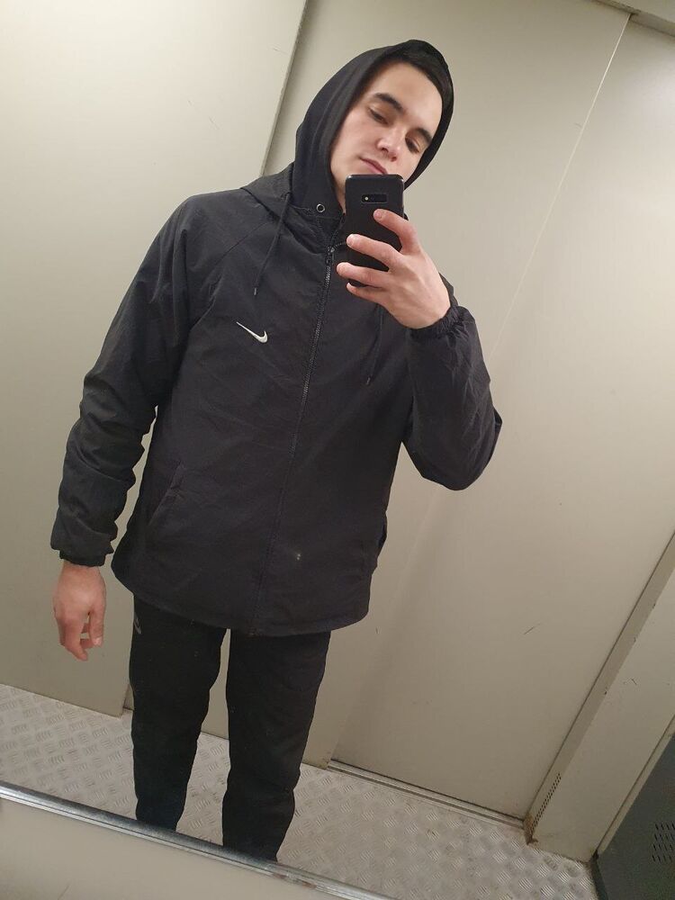  44432474  , 26 ,    -