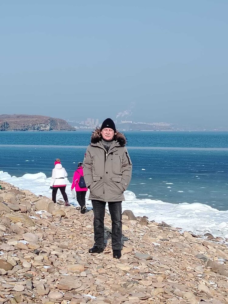  ,   Viktor, 62 ,   ,   