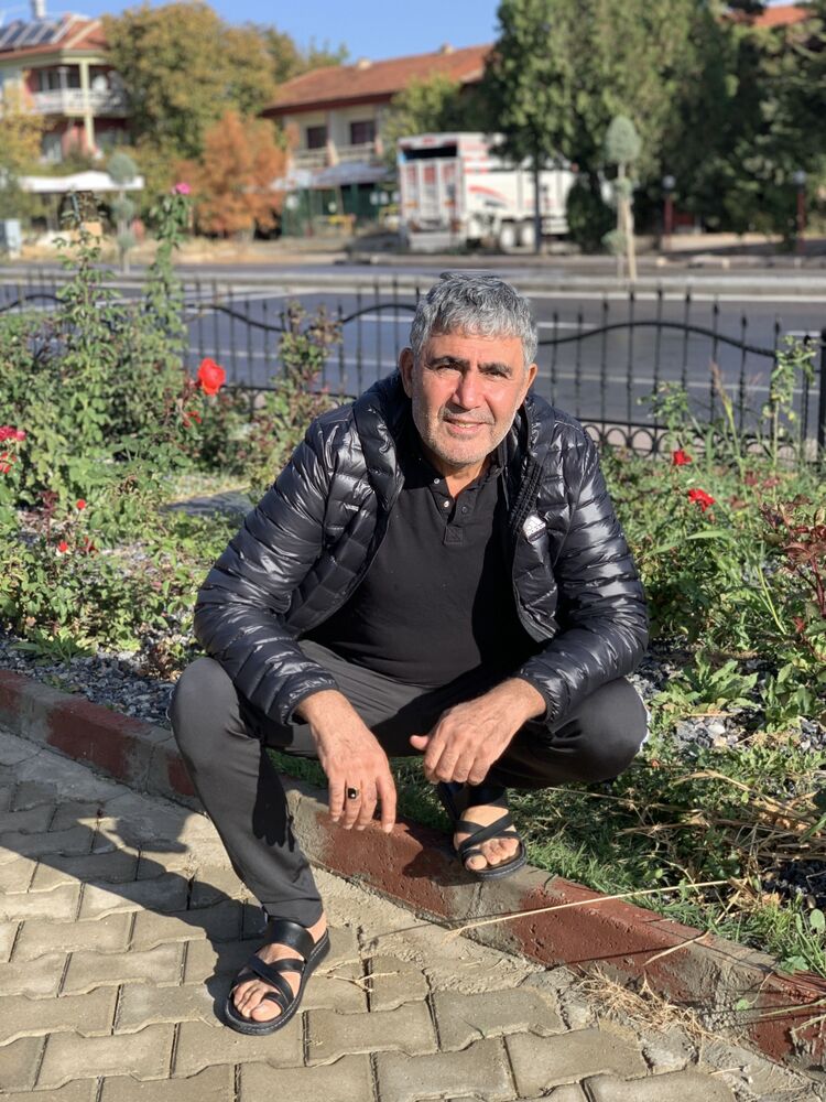  52648474  Ahmet, 63 ,    
